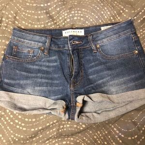 “bullhead” jean shorts